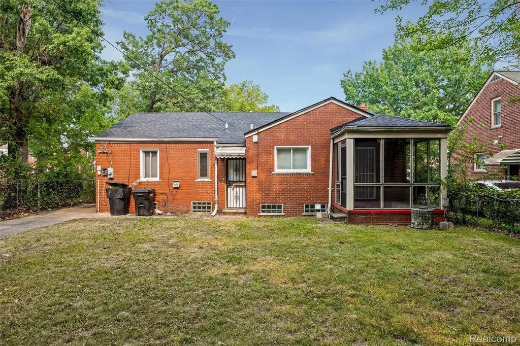 16531 Greenlawn Street Detroit City MI 48221