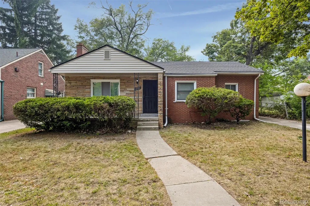 16531 Greenlawn Street Detroit City MI 48221