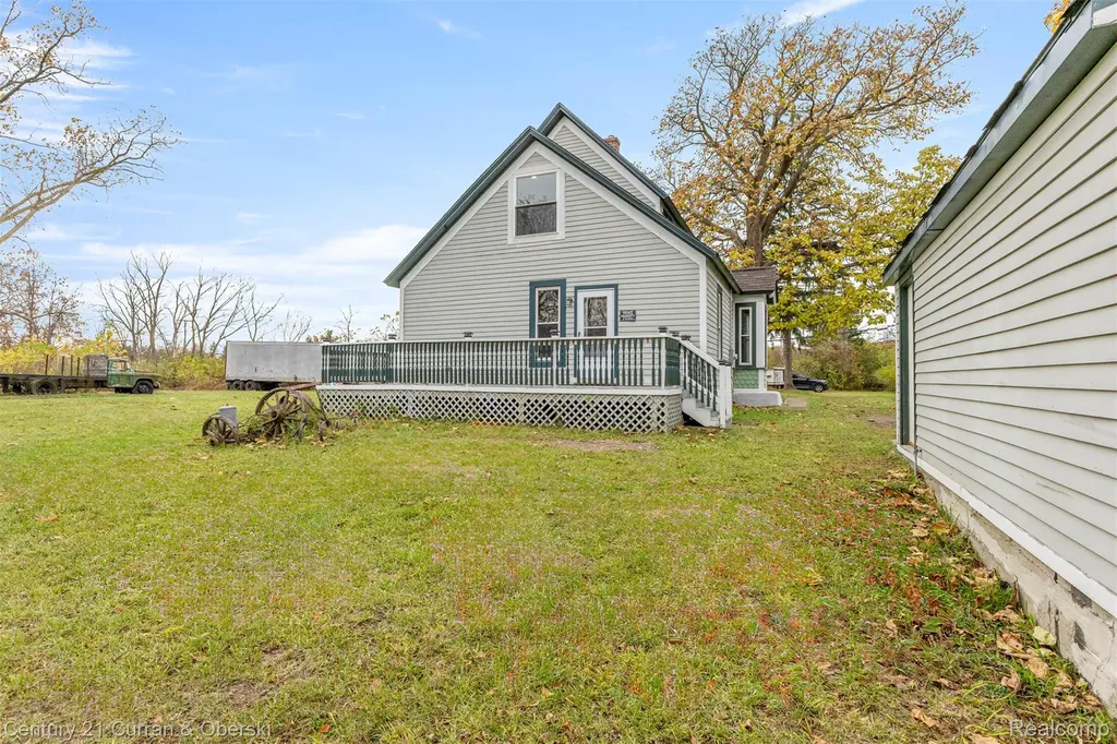 8004 N Farmington Road Westland City MI 48185