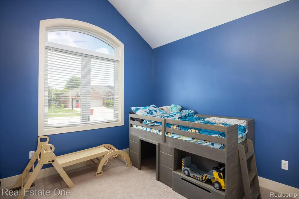 45627 Pentwater Drive Macomb Township MI 48044