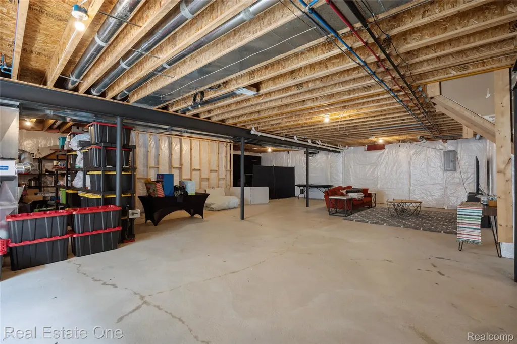 45627 Pentwater Drive Macomb Township MI 48044