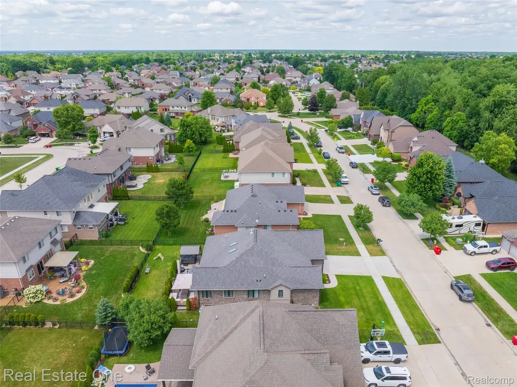 45627 Pentwater Drive Macomb Township MI 48044
