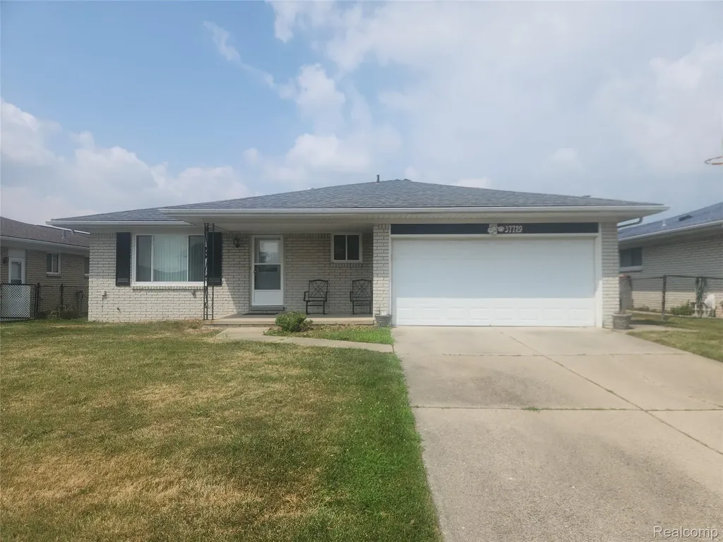 37729 Douglas Court Sterling Heights City MI 48310