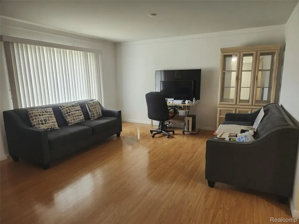 37729 Douglas Court Sterling Heights City MI 48310