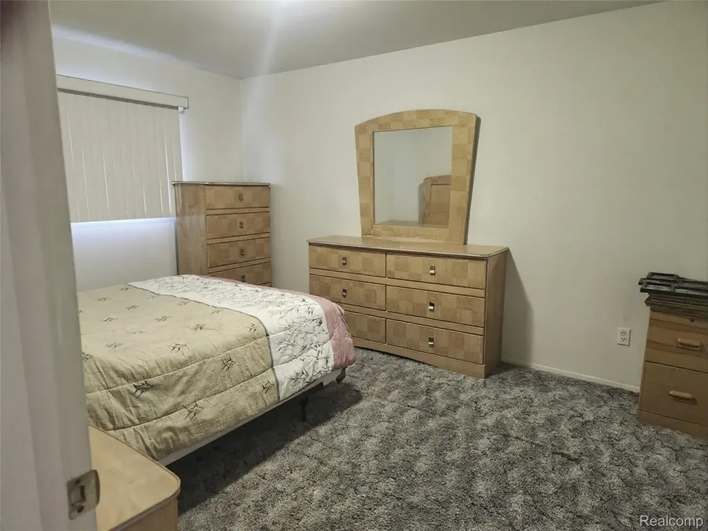 37729 Douglas Court Sterling Heights City MI 48310