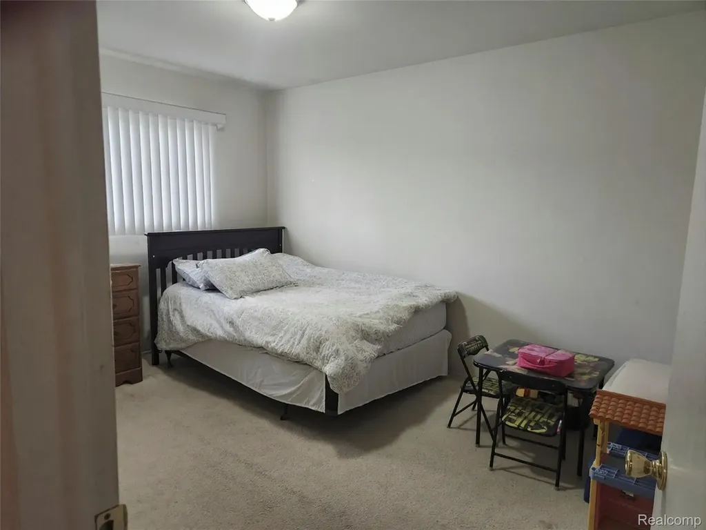 37729 Douglas Court Sterling Heights City MI 48310