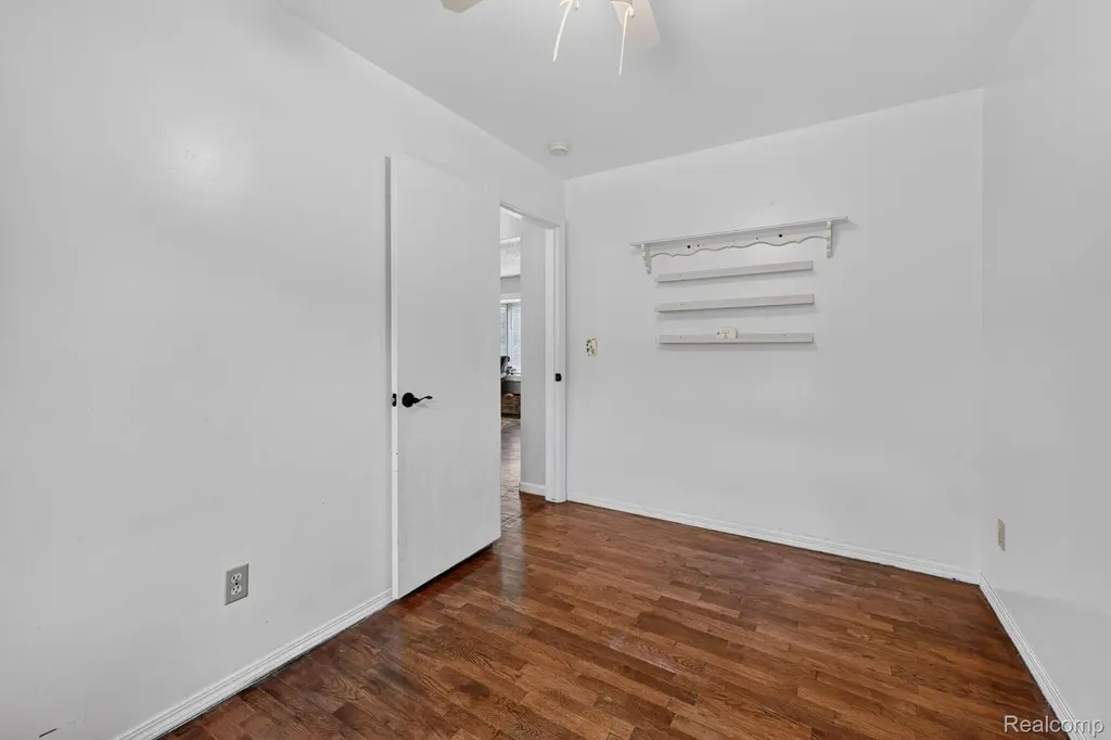 4184 W Lake Road Vienna Charter Township MI 48420