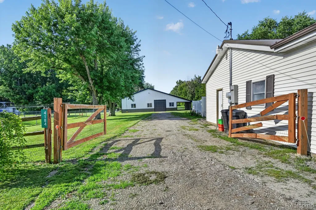 4184 W Lake Road Vienna Charter Township MI 48420