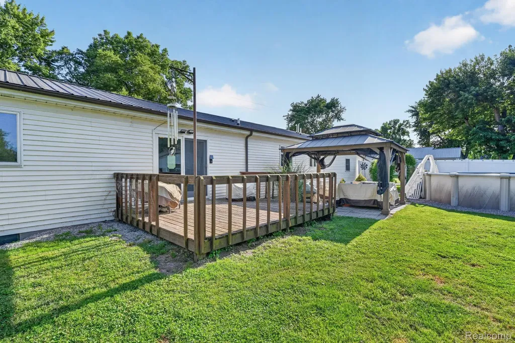 4184 W Lake Road Vienna Charter Township MI 48420