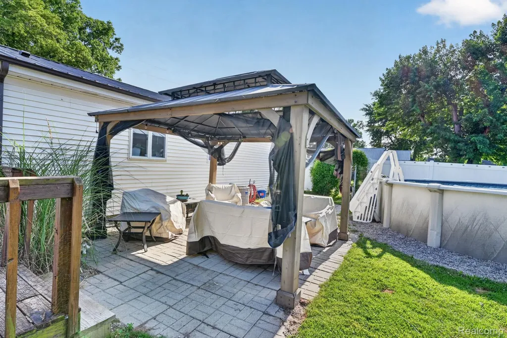 4184 W Lake Road Vienna Charter Township MI 48420