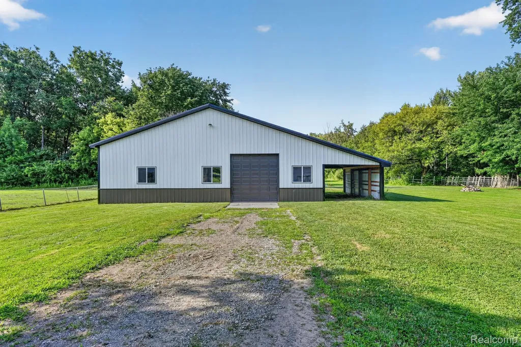 4184 W Lake Road Vienna Charter Township MI 48420
