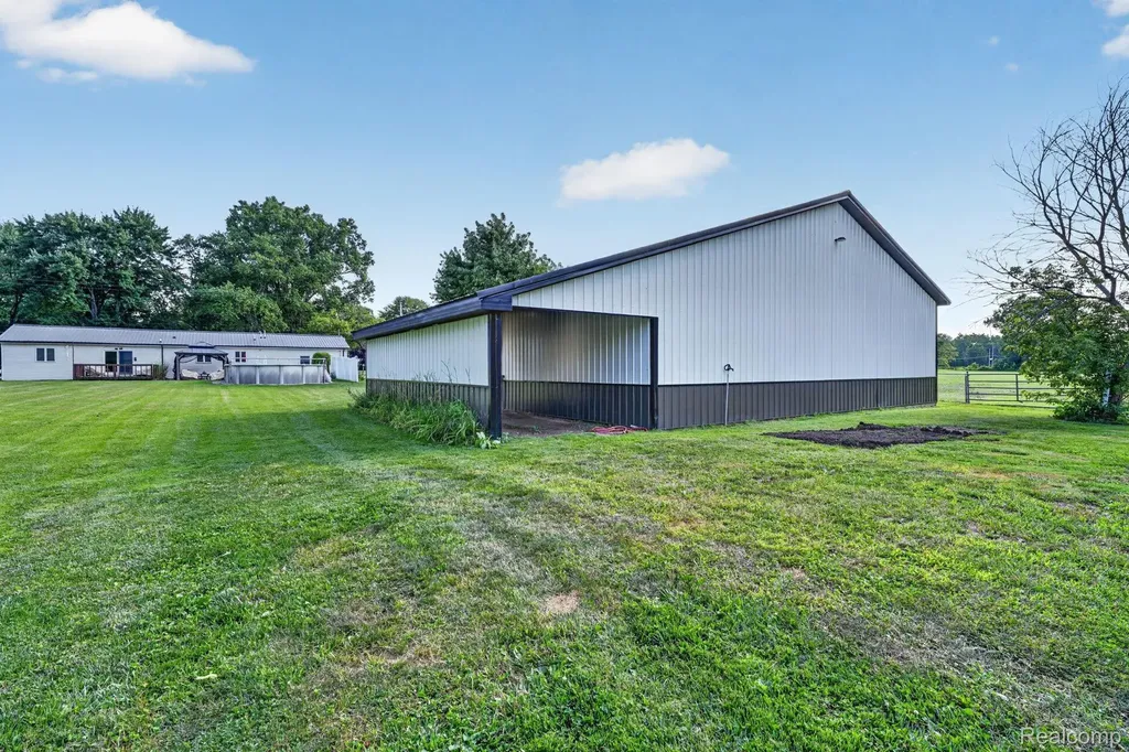 4184 W Lake Road Vienna Charter Township MI 48420