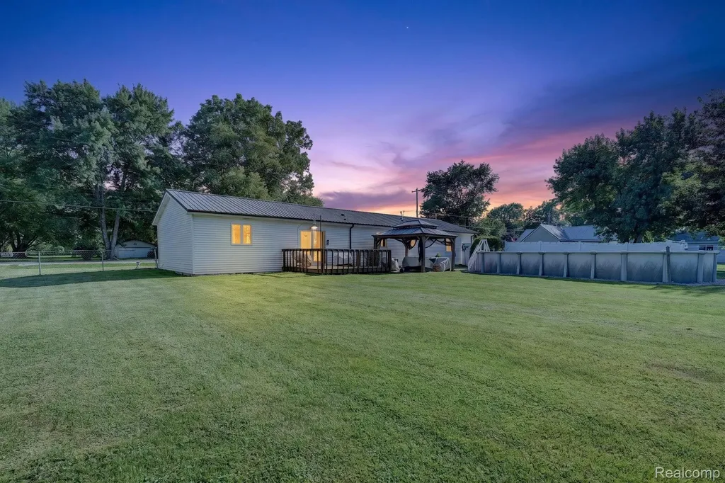 4184 W Lake Road Vienna Charter Township MI 48420