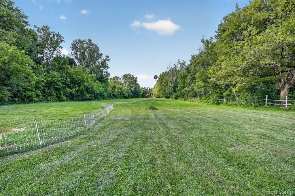 4184 W Lake Road Vienna Charter Township MI 48420