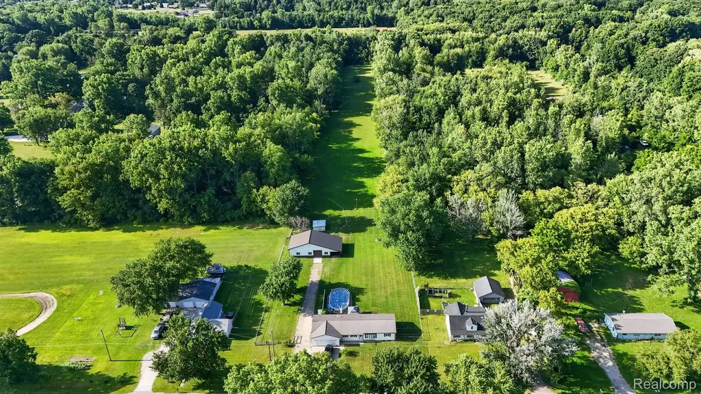 4184 W Lake Road Vienna Charter Township MI 48420