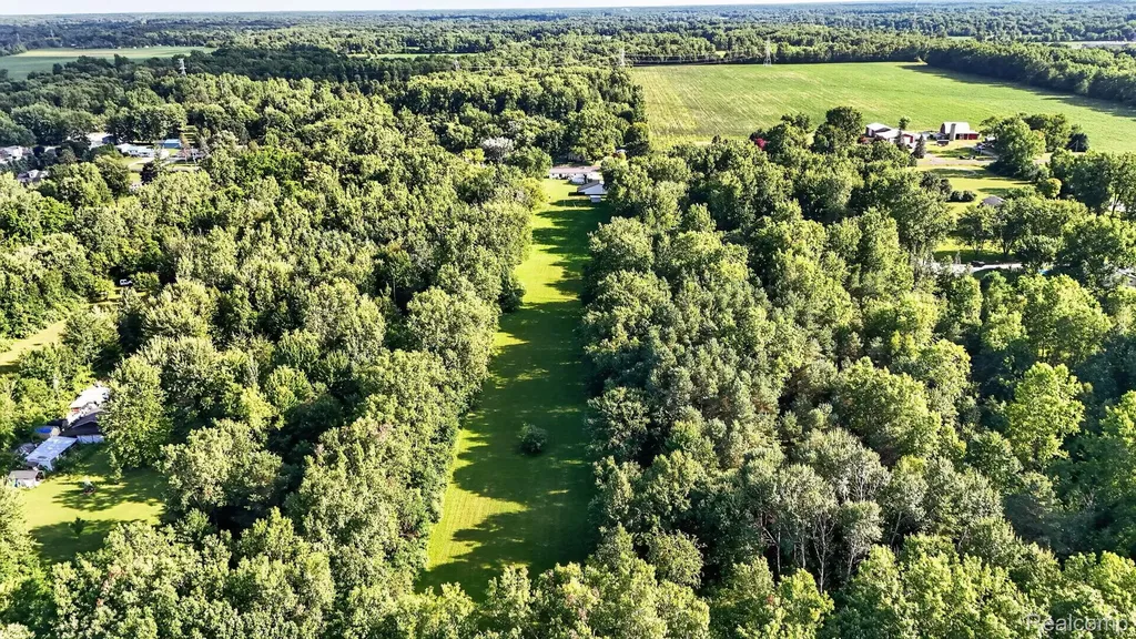 4184 W Lake Road Vienna Charter Township MI 48420