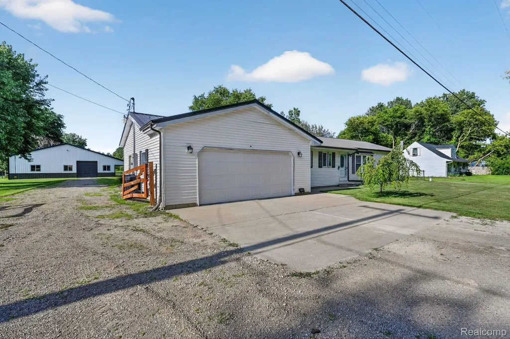 4184 W Lake Road Vienna Charter Township MI 48420