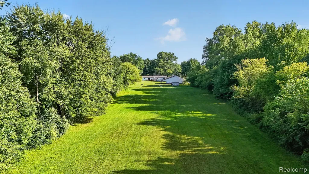 4184 W Lake Road Vienna Charter Township MI 48420