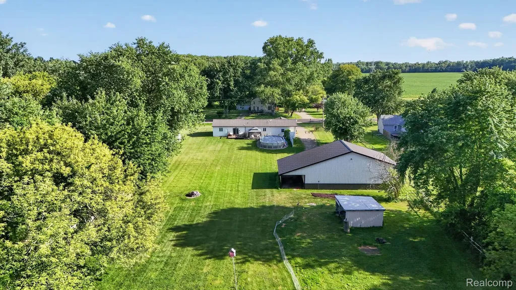 4184 W Lake Road Vienna Charter Township MI 48420