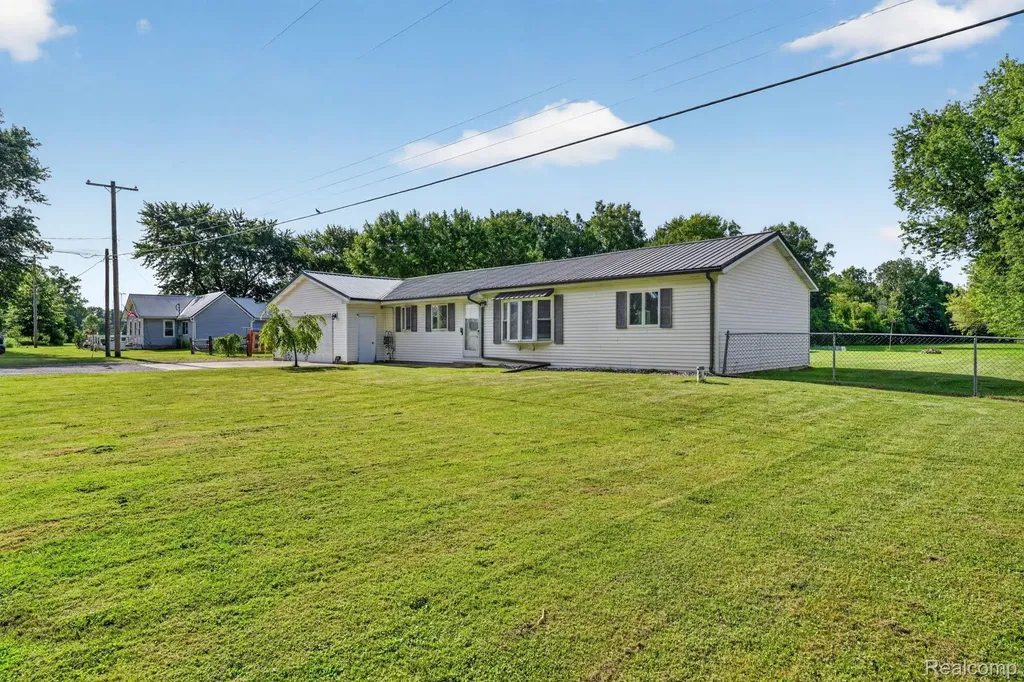 4184 W Lake Road Vienna Charter Township MI 48420