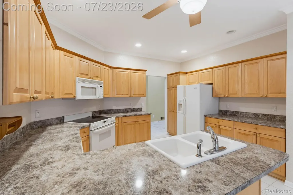 62910 Walker Court Washington Township MI 48094