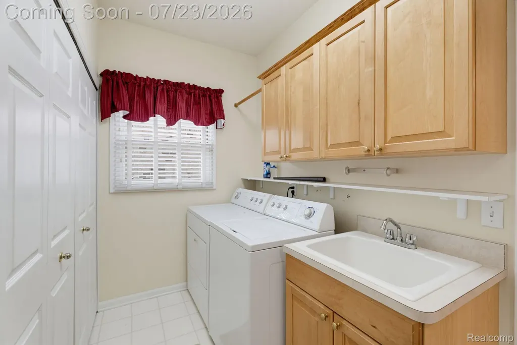 62910 Walker Court Washington Township MI 48094