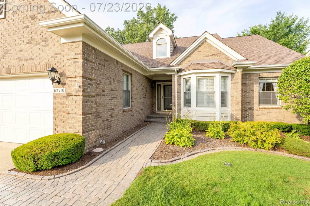 62910 Walker Court Washington Township MI 48094