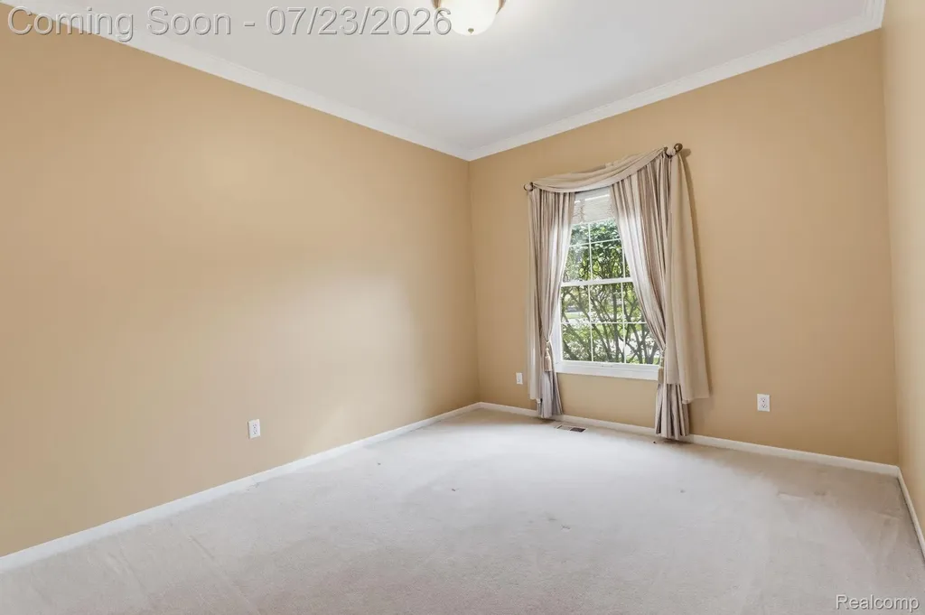 62910 Walker Court Washington Township MI 48094