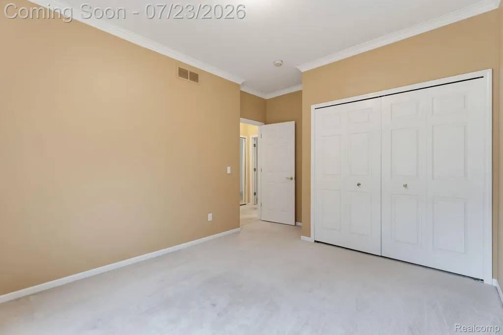 62910 Walker Court Washington Township MI 48094