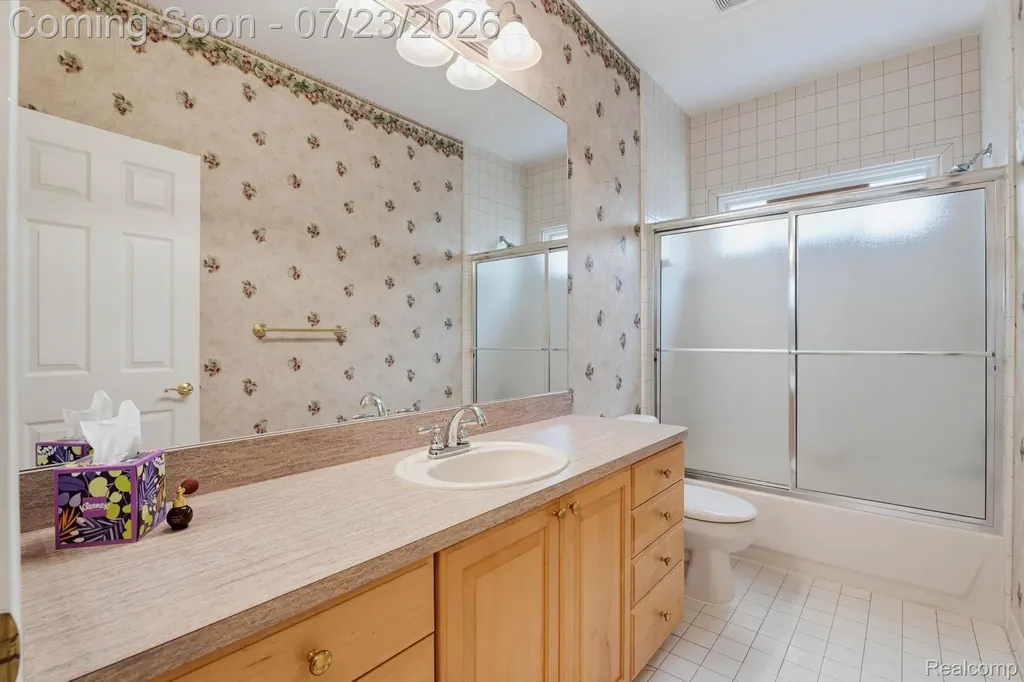 62910 Walker Court Washington Township MI 48094