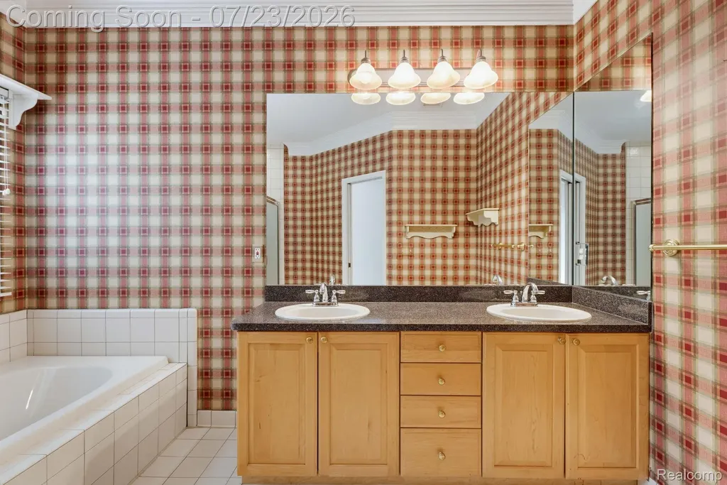 62910 Walker Court Washington Township MI 48094