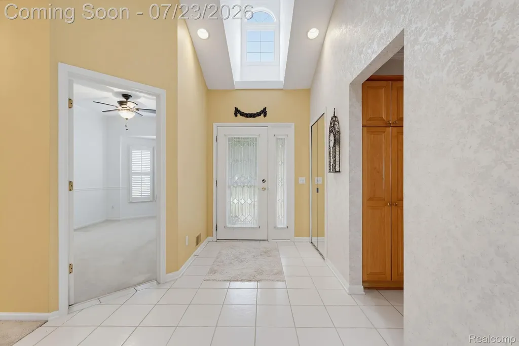 62910 Walker Court Washington Township MI 48094