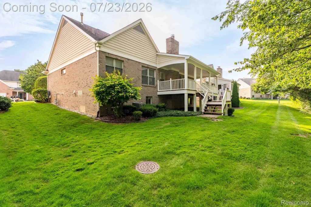 62910 Walker Court Washington Township MI 48094