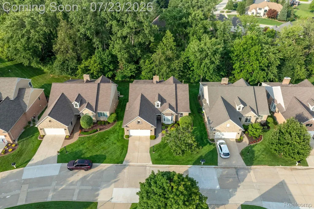 62910 Walker Court Washington Township MI 48094