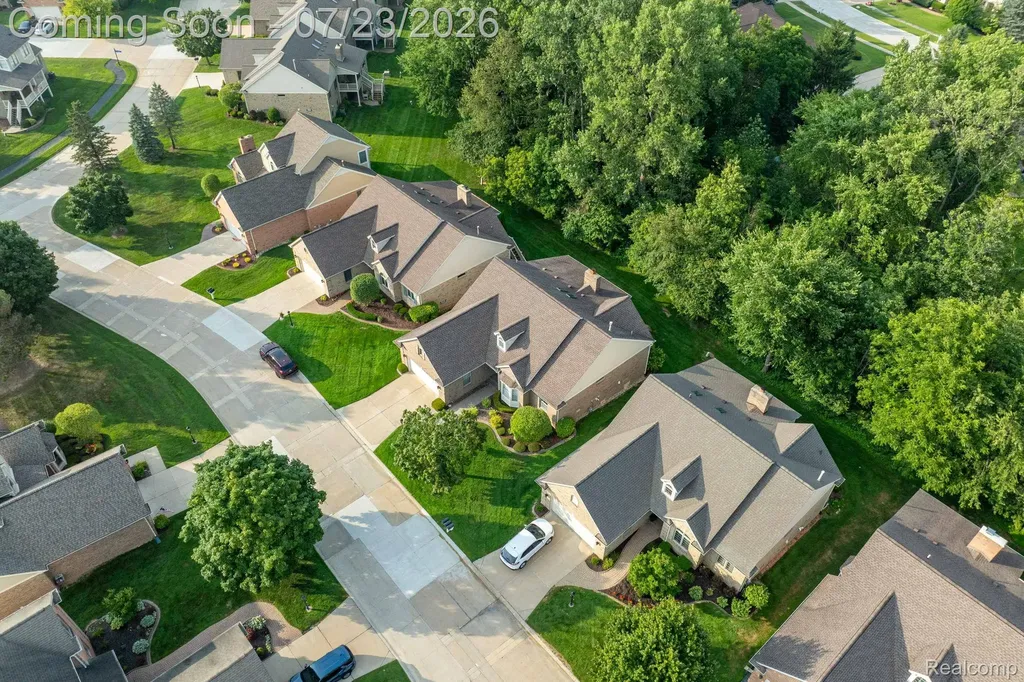 62910 Walker Court Washington Township MI 48094