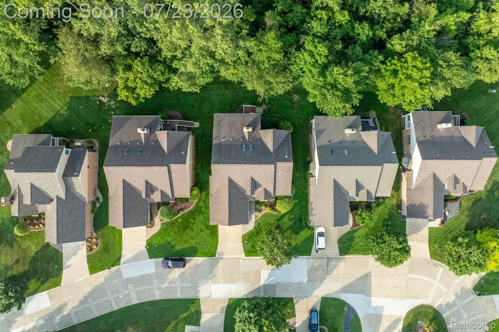 62910 Walker Court Washington Township MI 48094