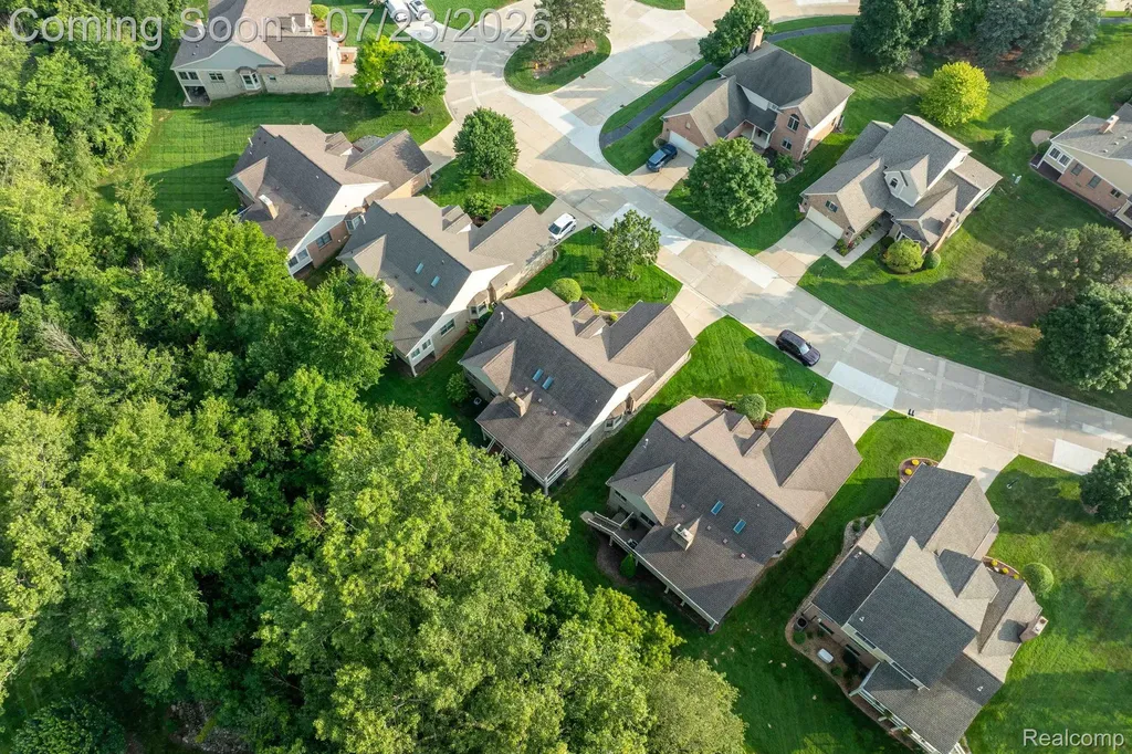 62910 Walker Court Washington Township MI 48094