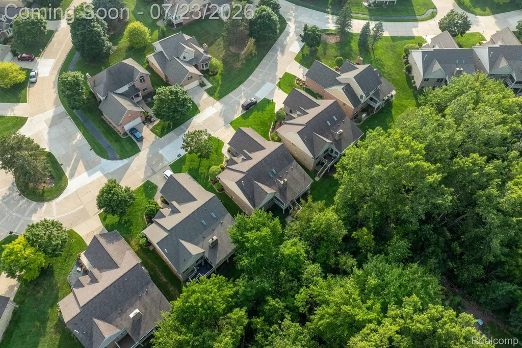 62910 Walker Court Washington Township MI 48094