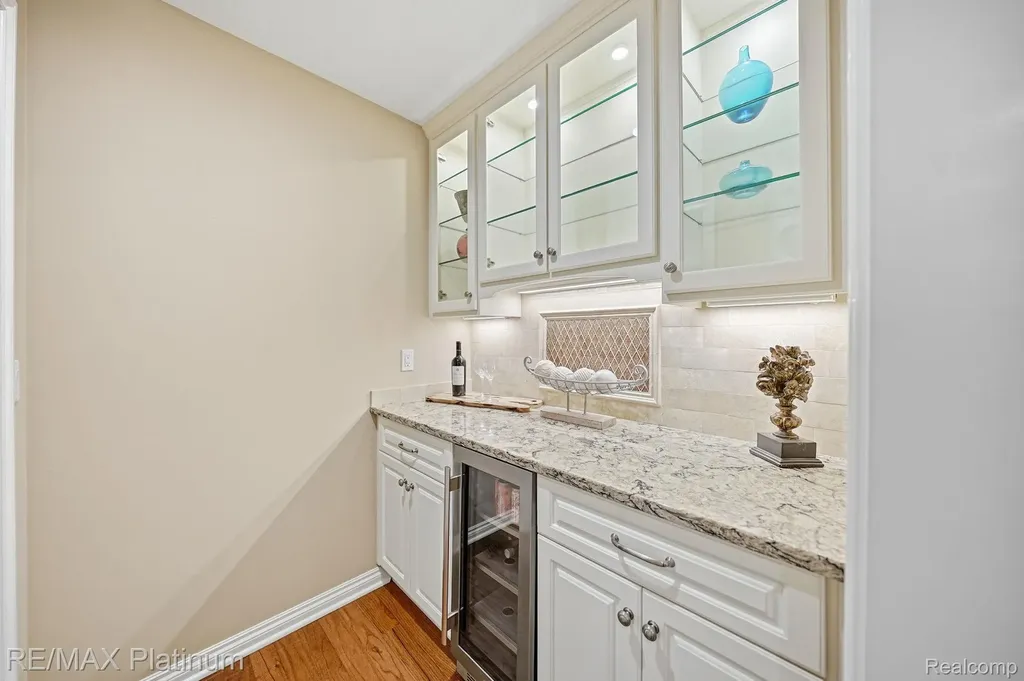 5458 Lake Ridge Drive Genoa Township MI 48116