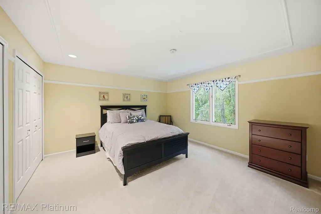 5458 Lake Ridge Drive Genoa Township MI 48116