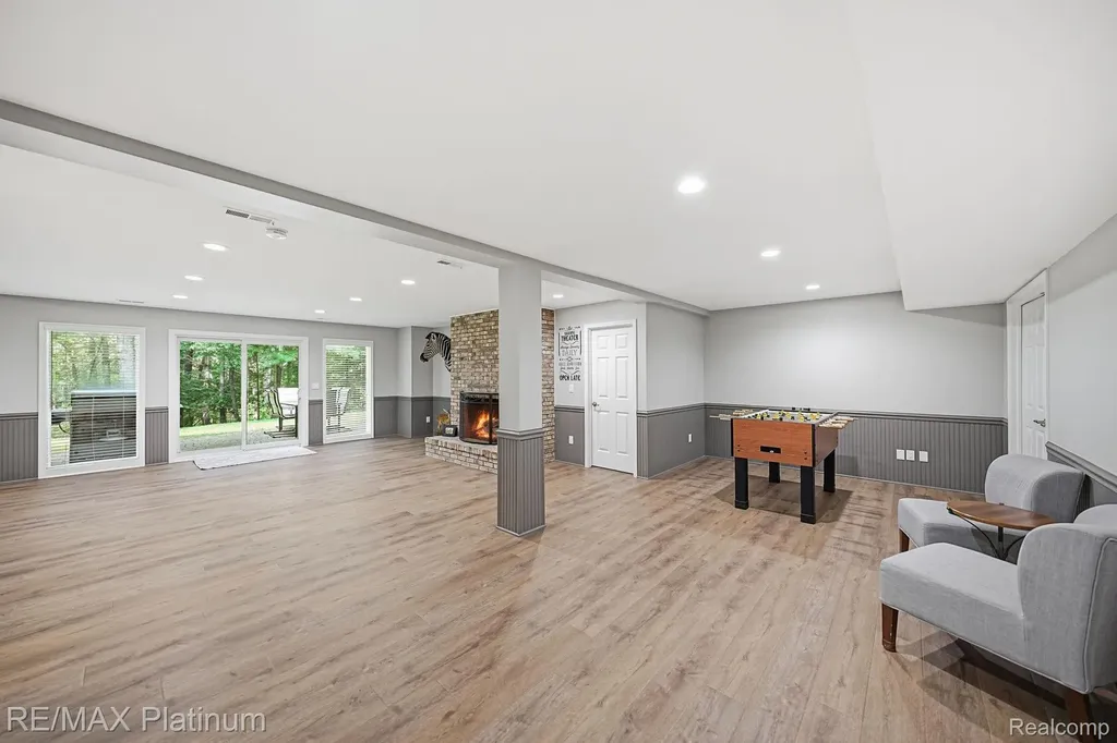 5458 Lake Ridge Drive Genoa Township MI 48116