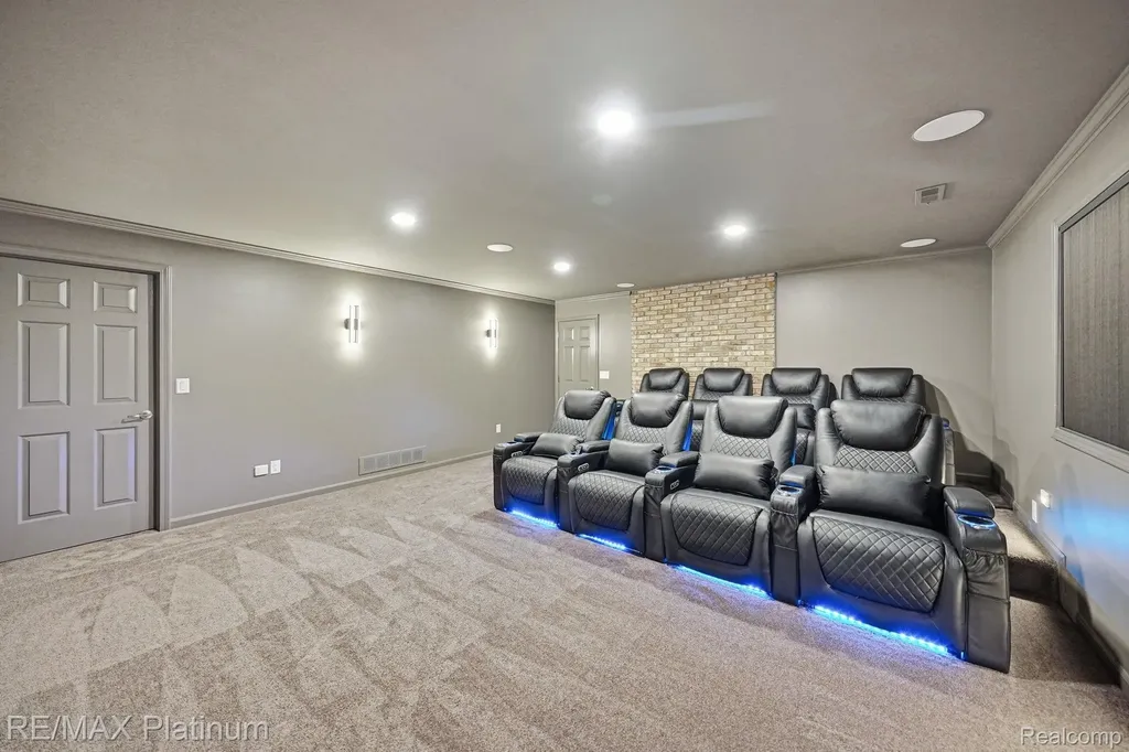 5458 Lake Ridge Drive Genoa Township MI 48116