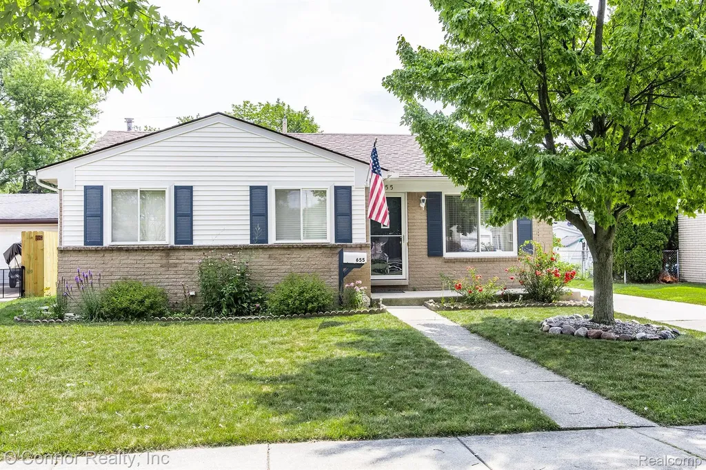 655 Georgia Avenue Marysville City MI 48040