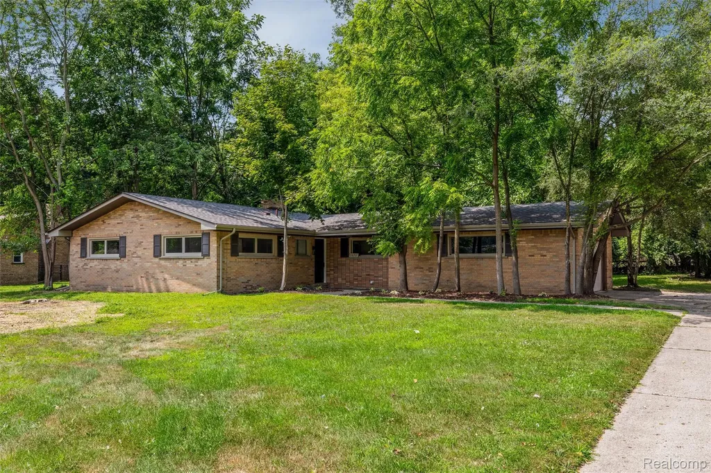 26261 La Muera Street Farmington Hills City MI 48334