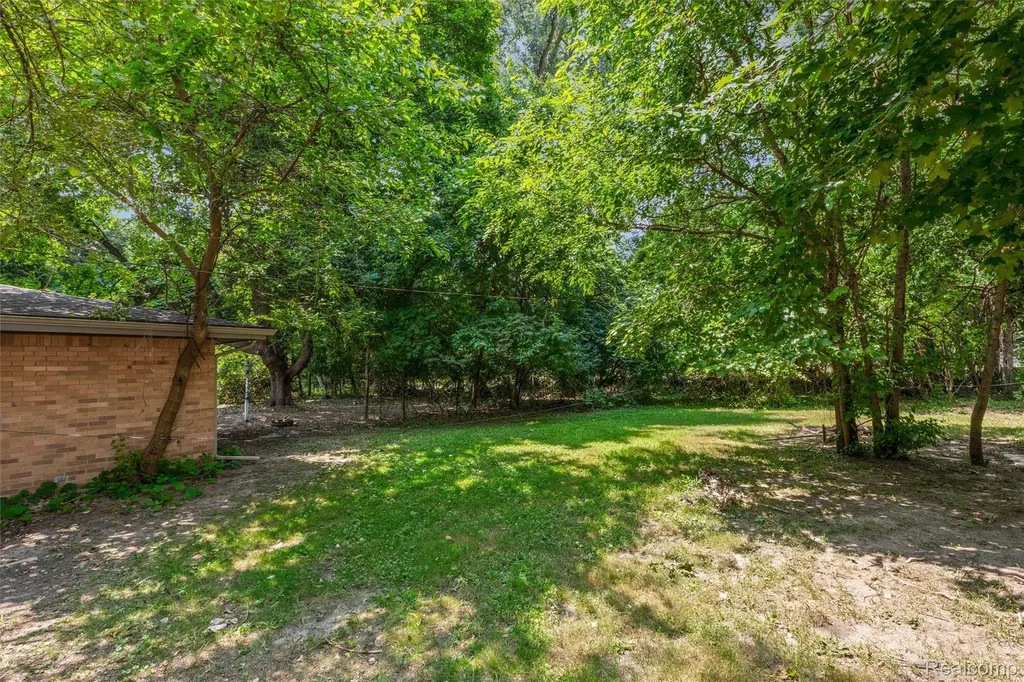 26261 La Muera Street Farmington Hills City MI 48334