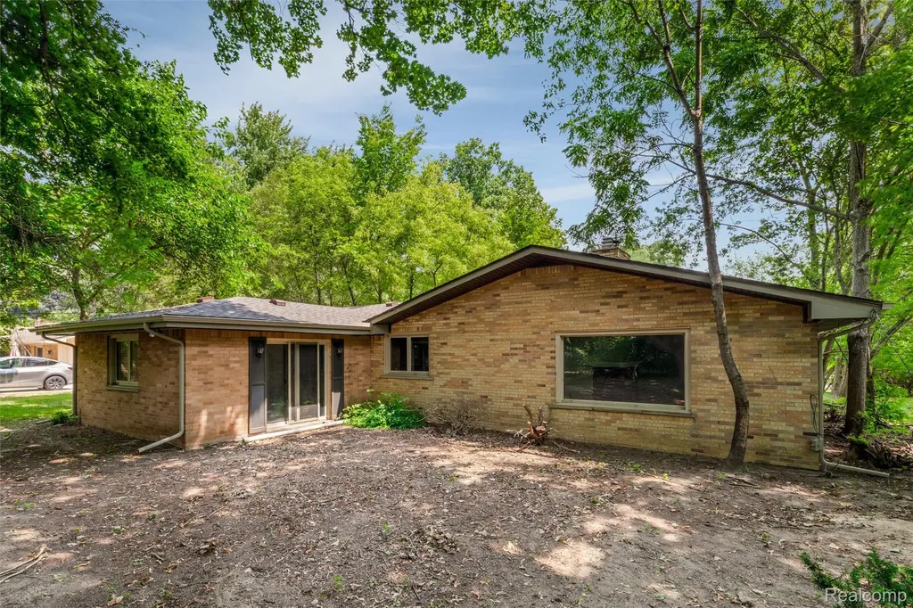 26261 La Muera Street Farmington Hills City MI 48334