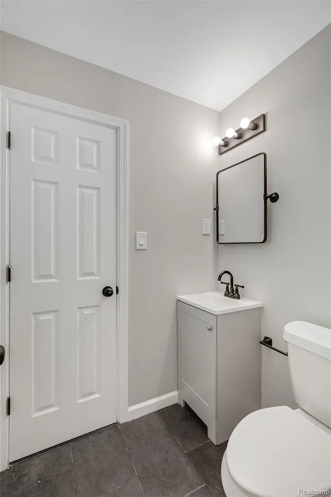 26261 La Muera Street Farmington Hills City MI 48334