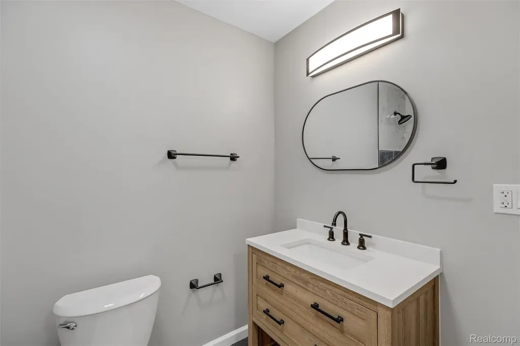 26261 La Muera Street Farmington Hills City MI 48334