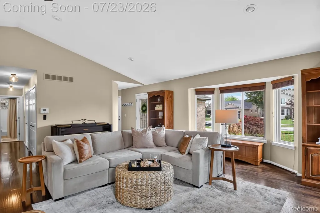 46025 Duke Drive Chesterfield Township MI 48051