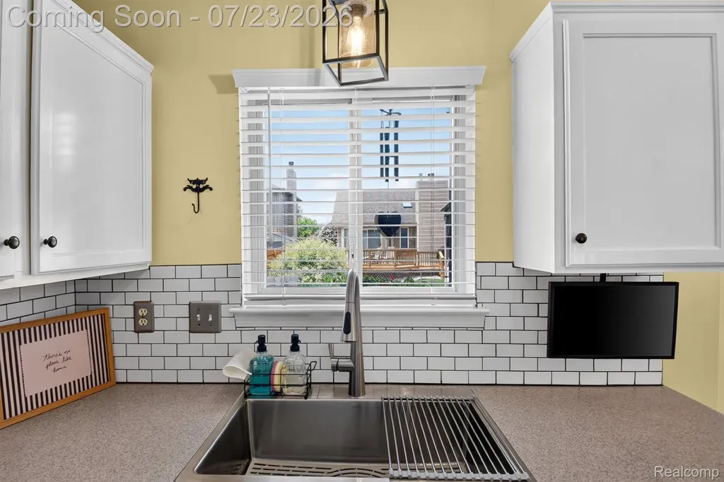 46025 Duke Drive Chesterfield Township MI 48051